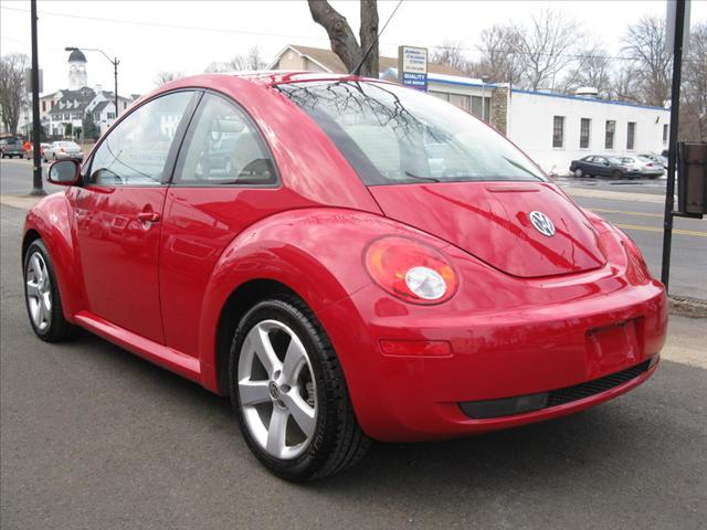 Volkswagen New Beetle 2006 photo 3