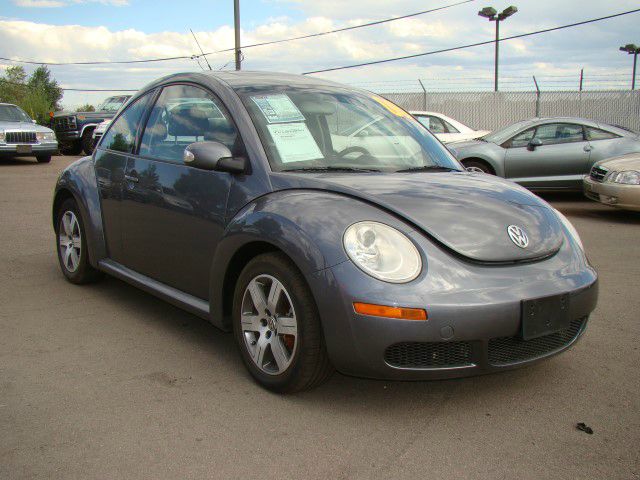 Volkswagen New Beetle 2006 photo 1