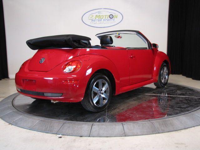 Volkswagen New Beetle 2006 photo 5