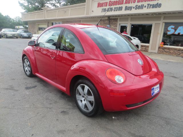 Volkswagen New Beetle 2006 photo 1