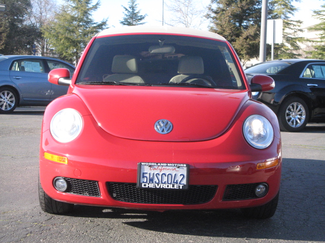 Volkswagen New Beetle 2006 photo 4