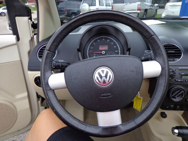 Volkswagen New Beetle Reg Cab 118 WB Convertible