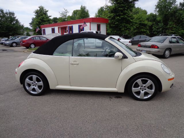 Volkswagen New Beetle 2006 photo 13