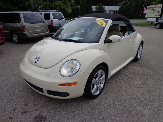 Volkswagen New Beetle 2006 photo 2