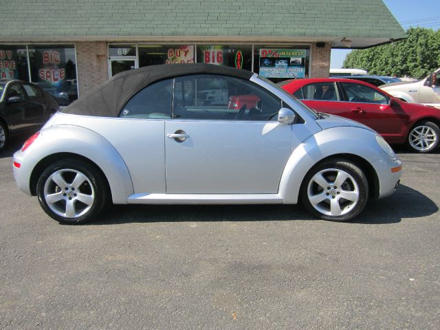 Volkswagen New Beetle 2006 photo 2