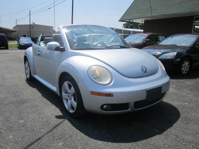 Volkswagen New Beetle 2006 photo 4