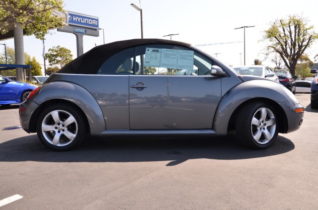 Volkswagen New Beetle 2006 photo 2