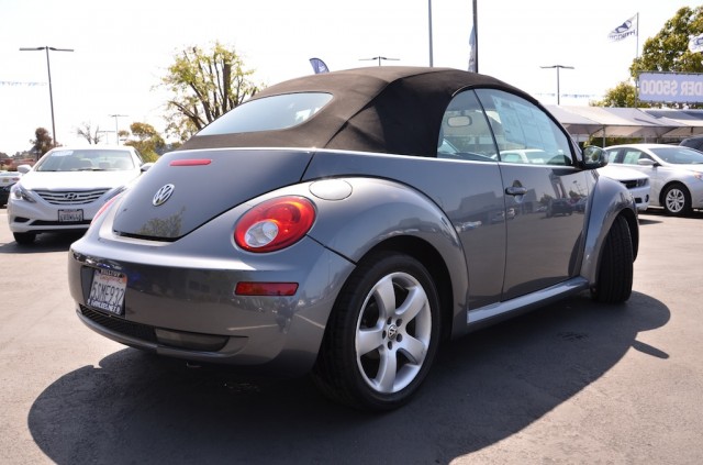 Volkswagen New Beetle 2006 photo 4