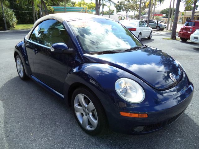 Volkswagen New Beetle 2006 photo 4