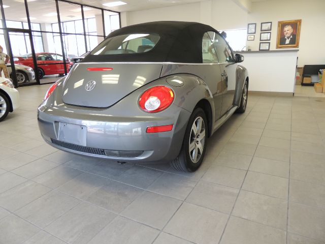 Volkswagen New Beetle 2006 photo 1