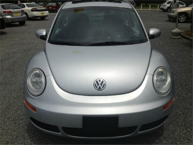 Volkswagen New Beetle 2007 photo 1