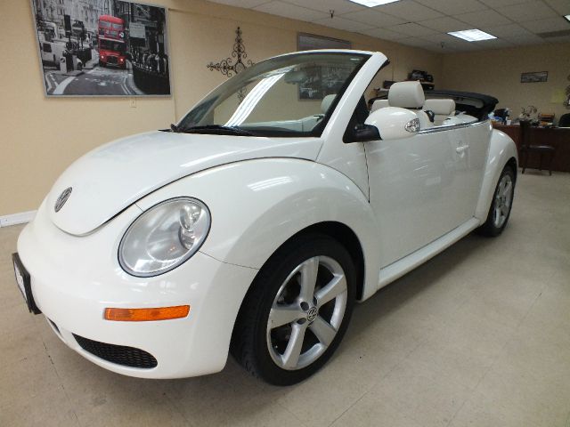 Volkswagen New Beetle 2007 photo 1