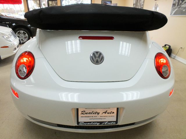 Volkswagen New Beetle 2007 photo 2