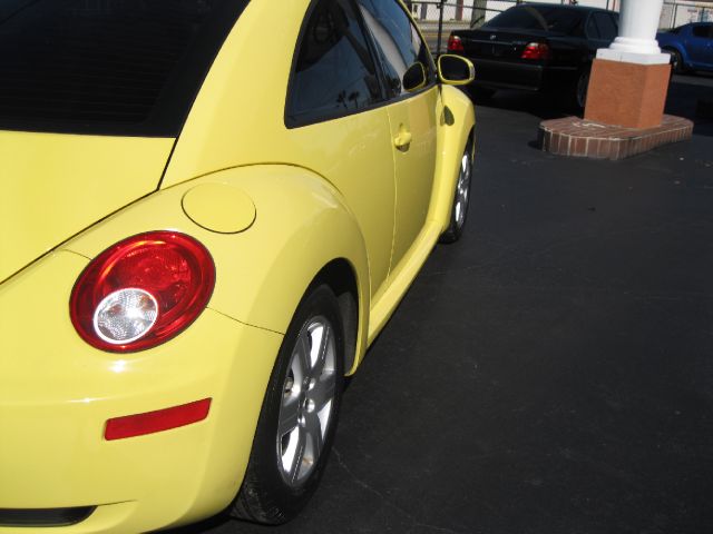 Volkswagen New Beetle 2007 photo 13