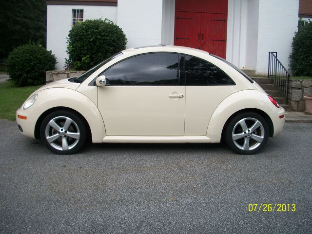 Volkswagen New Beetle 2007 photo 2