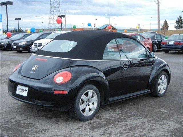 Volkswagen New Beetle 2007 photo 1