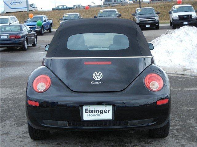 Volkswagen New Beetle 2007 photo 2