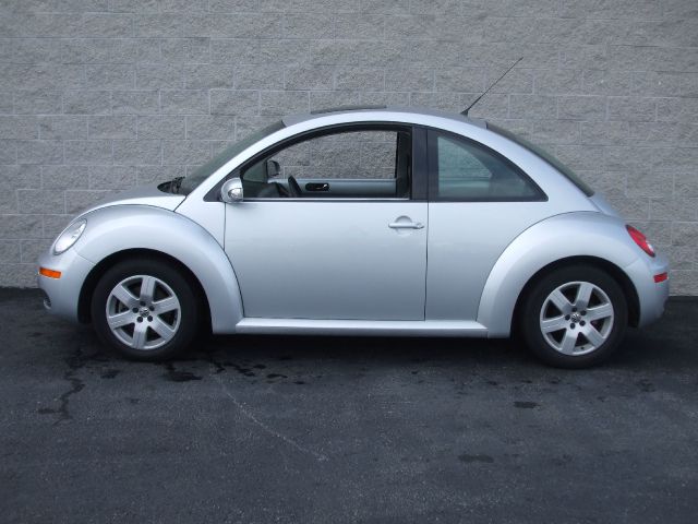 Volkswagen New Beetle 2007 photo 16