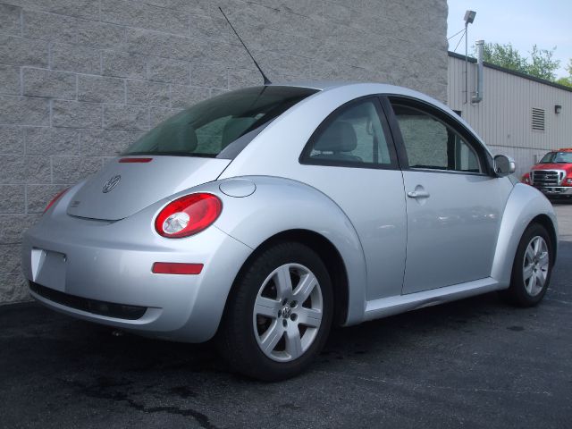 Volkswagen New Beetle 2007 photo 18