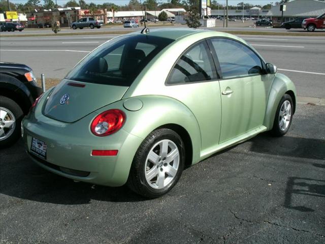 Volkswagen New Beetle 2007 photo 4