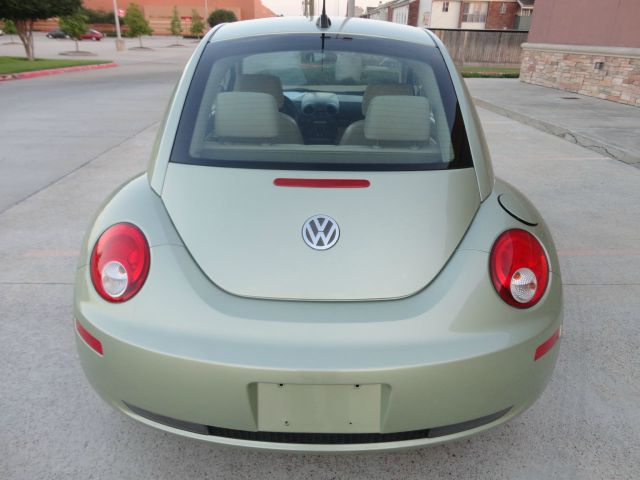 Volkswagen New Beetle 2007 photo 1