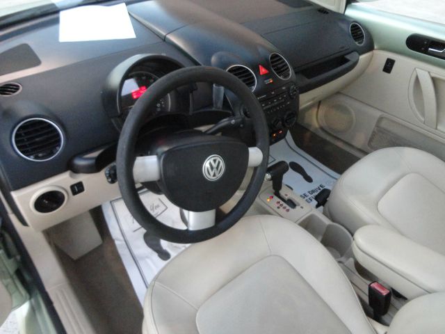 Volkswagen New Beetle 2007 photo 10