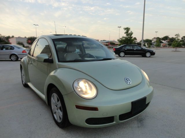 Volkswagen New Beetle 2007 photo 11