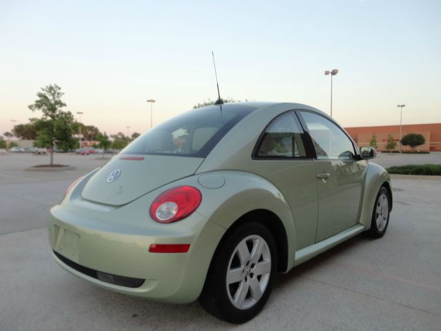 Volkswagen New Beetle 2007 photo 13