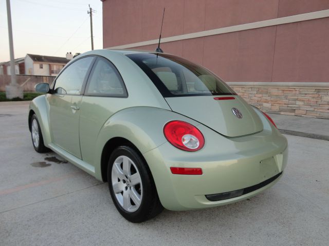 Volkswagen New Beetle 2007 photo 14