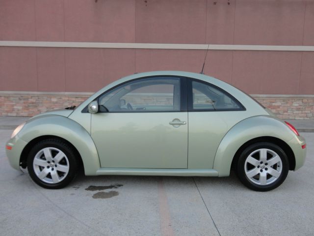 Volkswagen New Beetle 2007 photo 15