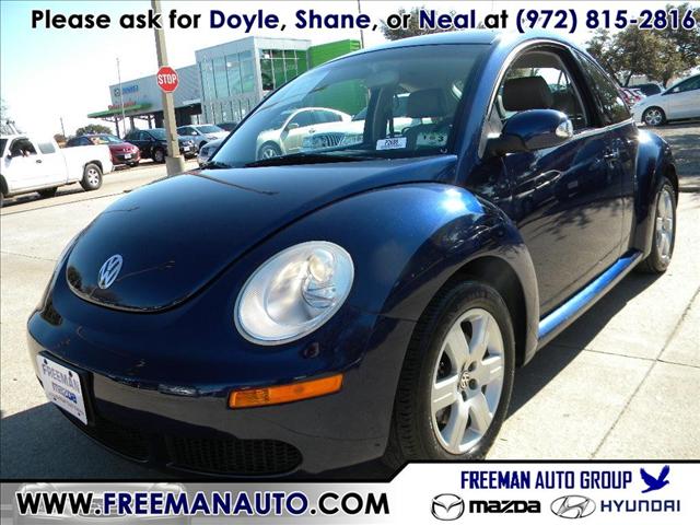 Volkswagen New Beetle Reg Cab 118 WB Hatchback