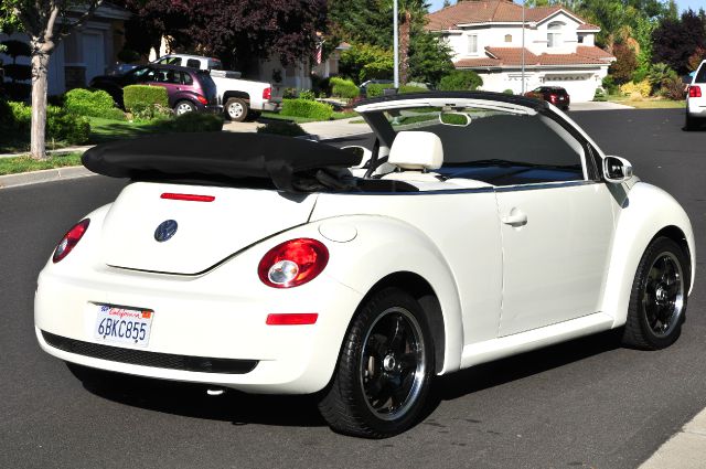 Volkswagen New Beetle 2007 photo 1