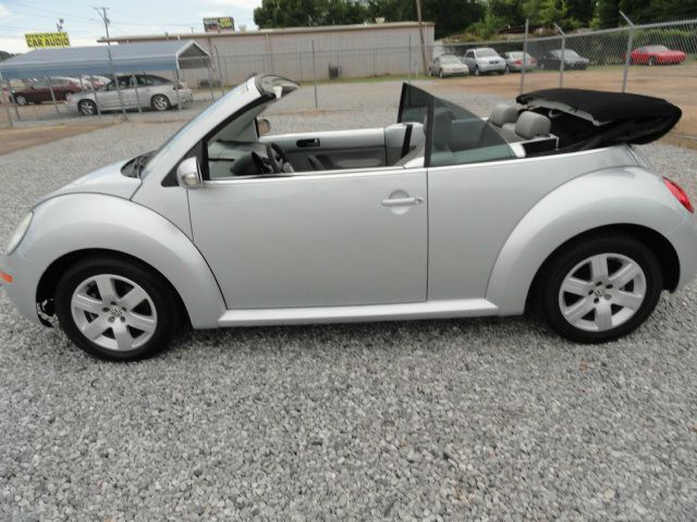 Volkswagen New Beetle 2007 photo 2