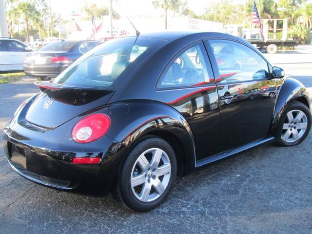 Volkswagen New Beetle 2007 photo 2