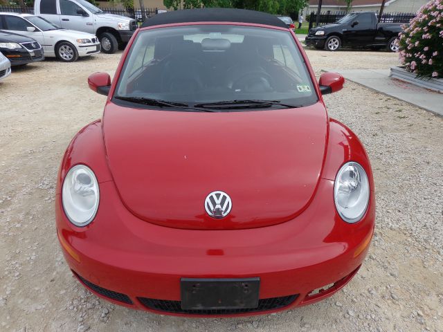 Volkswagen New Beetle 2007 photo 1