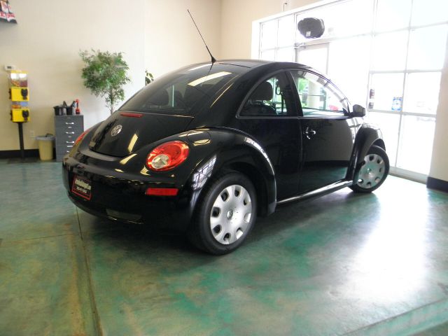 Volkswagen New Beetle 2007 photo 9