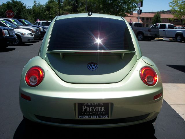 Volkswagen New Beetle 2007 photo 1