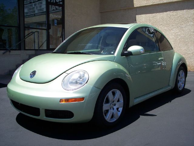 Volkswagen New Beetle 2007 photo 2