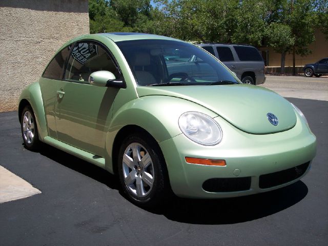 Volkswagen New Beetle 2007 photo 4