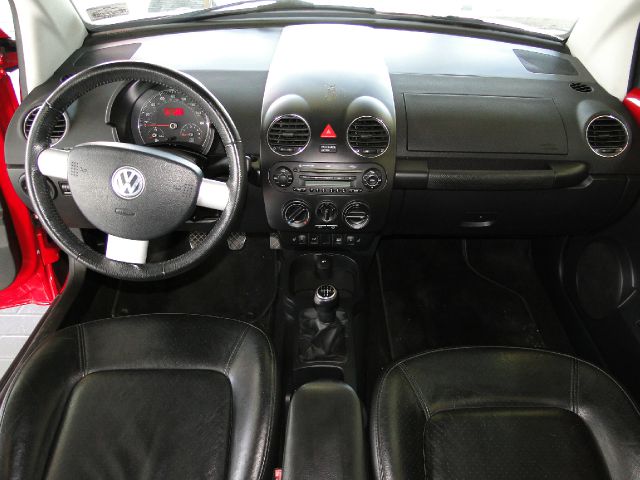 Volkswagen New Beetle 2007 photo 1