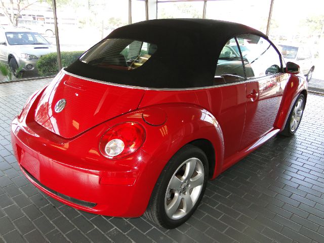 Volkswagen New Beetle 2007 photo 2