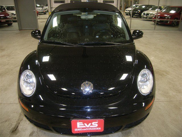 Volkswagen New Beetle 2008 photo 1