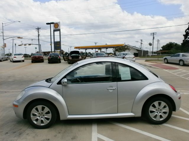 Volkswagen New Beetle 2008 photo 1