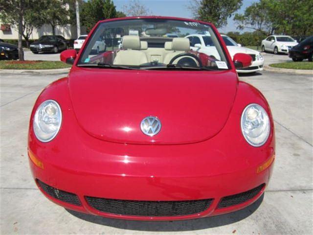 Volkswagen New Beetle 2008 photo 2