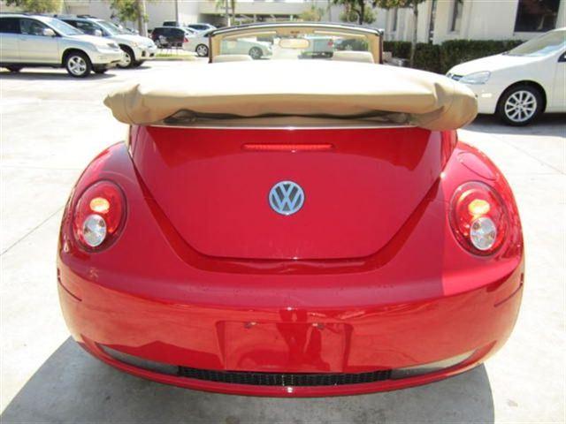 Volkswagen New Beetle 2008 photo 3