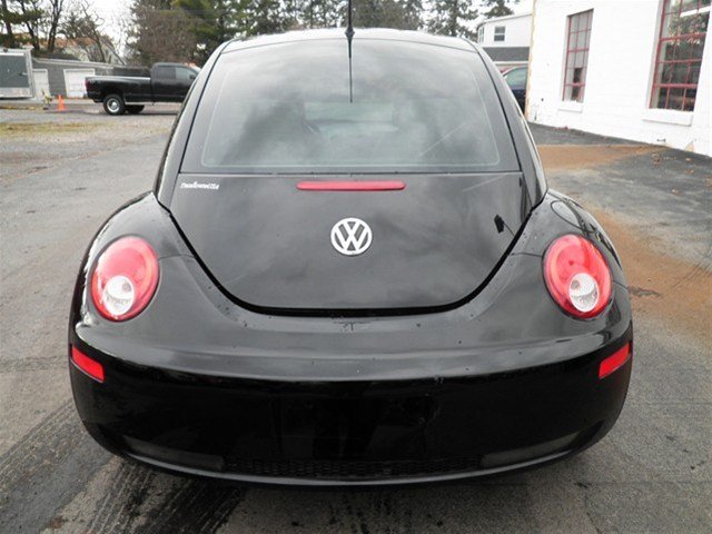 Volkswagen New Beetle 2008 photo 1