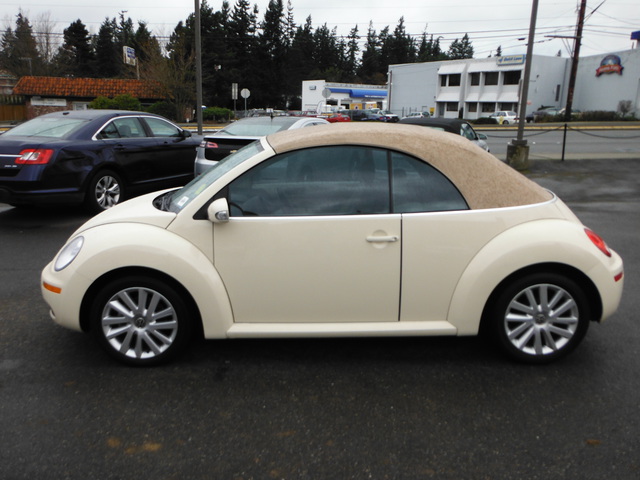 Volkswagen New Beetle 2008 photo 1