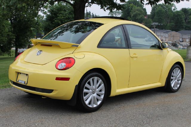 Volkswagen New Beetle 2008 photo 2