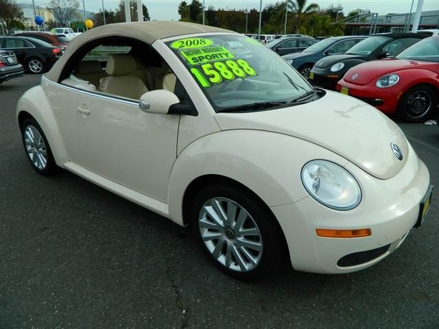 Volkswagen New Beetle 2008 photo 1