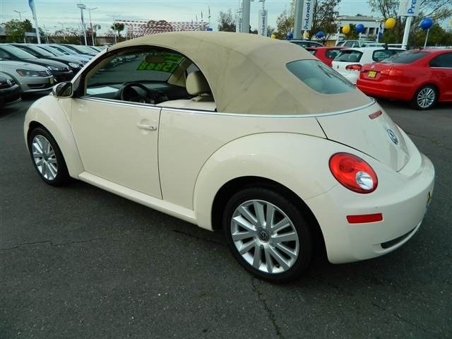 Volkswagen New Beetle 2008 photo 3